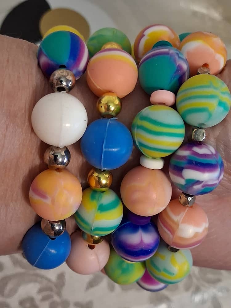 Color-swirl Bead Bracelet